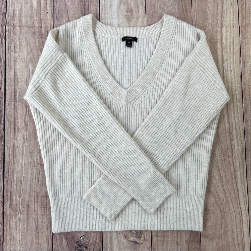 RW&CO Ultra Soft Rib Knit V Neck Sweater! Large